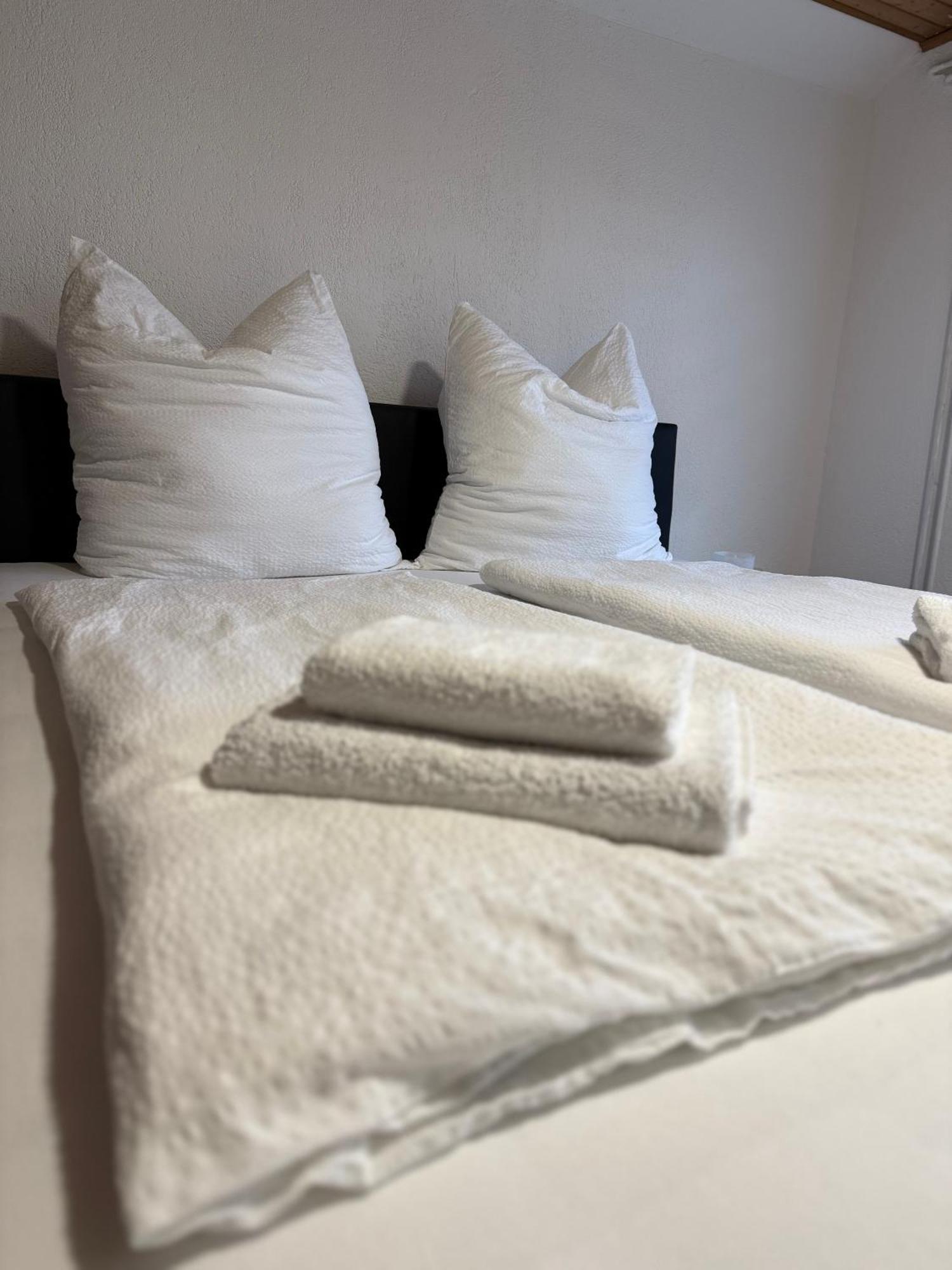 Gemuetliche 2 Zimmer Wohnung Бад Херсфелд Екстериор снимка